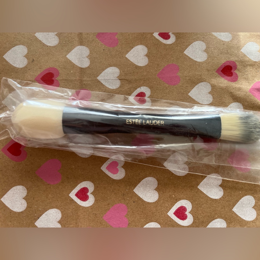 Estee Lauder Dual-Ended Makeup Brush - Black and Cream